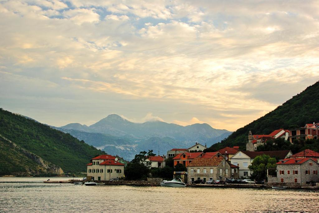Guest House Jadran Pol Petrovac Εξωτερικό φωτογραφία